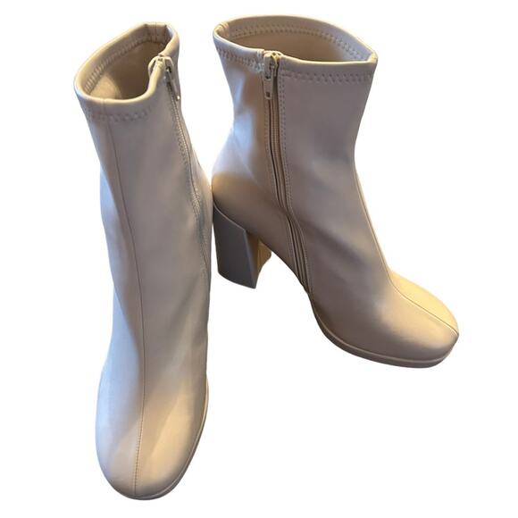 Steve Madden Macayla Platform Block-Heel Booties in Bone NEW Size 9.5 - Picture 5 of 11